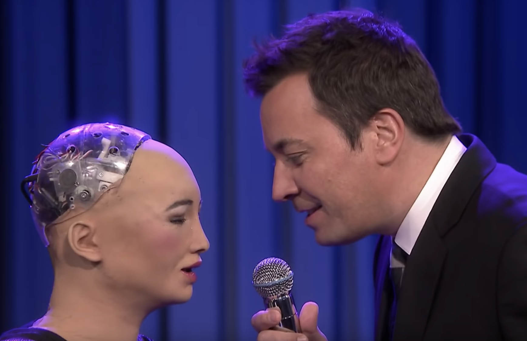 Sophia performs a duet with Jimmy Fallon on the Tonight Show.